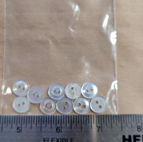 BUTTONS Round Iridescent Pearlized 2-holed 1/2" (10) - Picture 2 of 5